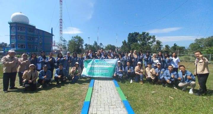 Praktek Kuliah Lapang Semester 1 PS. Agroteknologi Praktek Kuliah Lapang Semester 1 PS. Agroteknologi